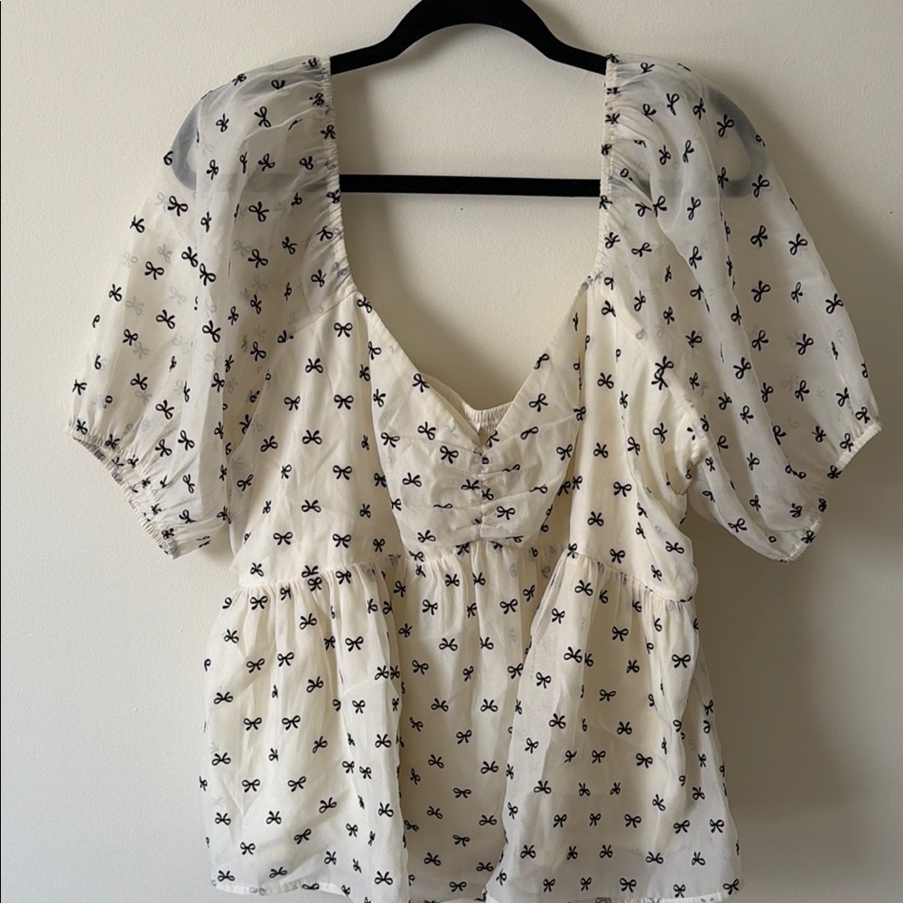 Elegant Cream Puff Sleeve Top